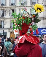 Carnaval de Paris 2002, Basile et son sac à dos
