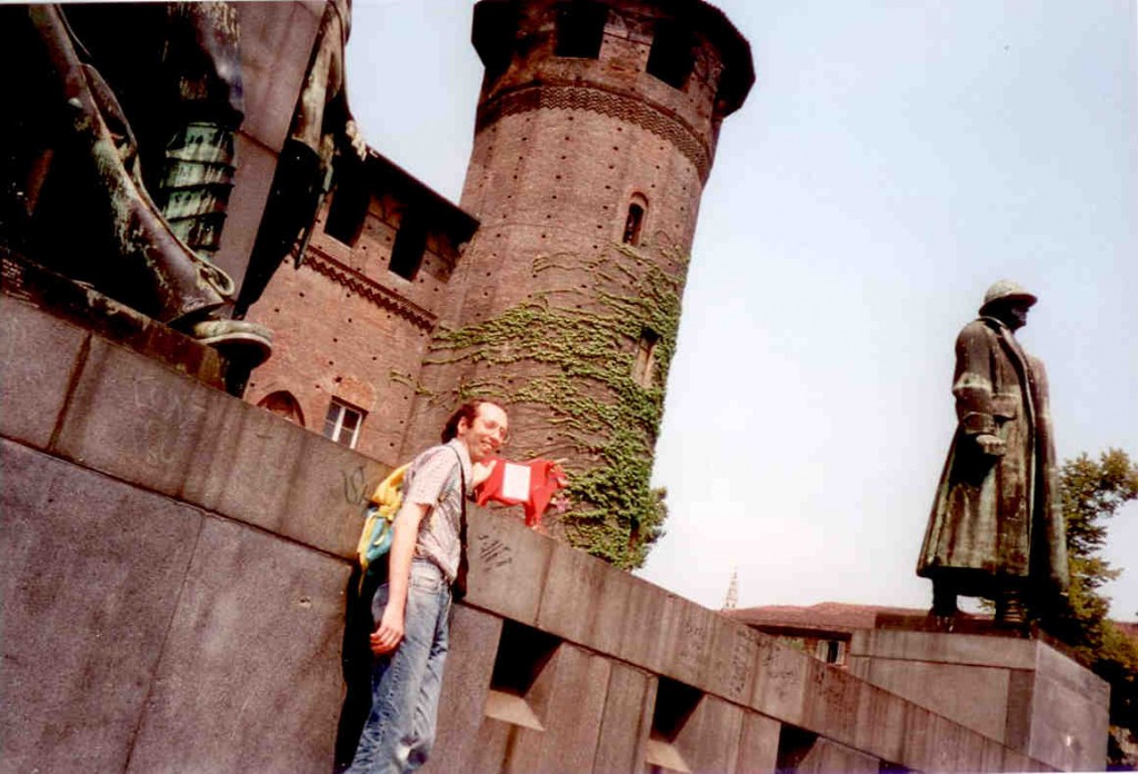 4 - Le mini-bœuf le 29 juillet 1997 à Turin sur les lieux de la manifestation des étudiants en arts du 12 mai précédant