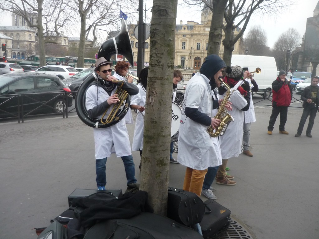 La fanfare d'étudiants en médecine de Paris VI Les Blouses Brothers - 1 - P1460680